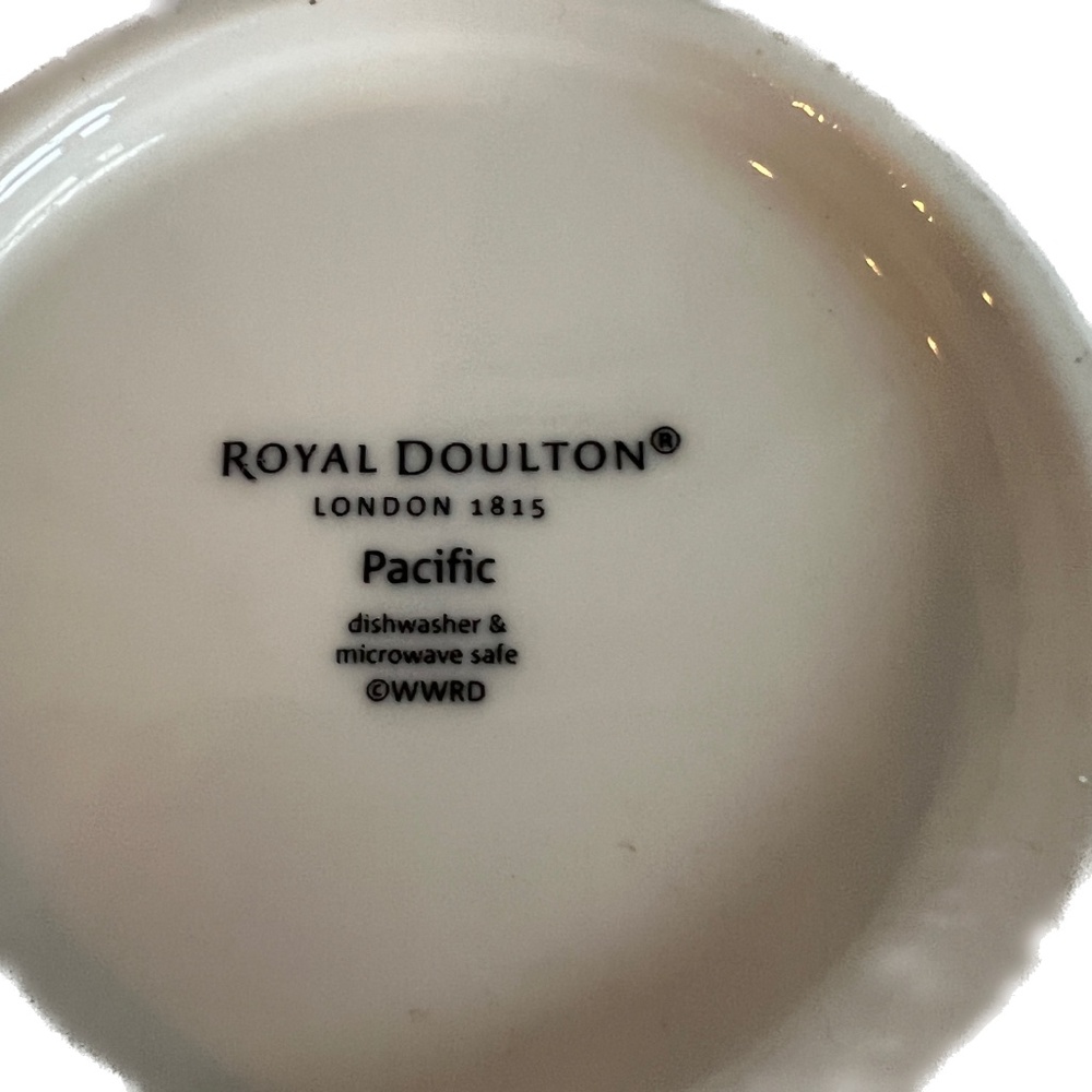 Royal Doulton Pacific Mug Cup White & Blue Dots Holds 12 oz Porcelain - Picture 7 of 7
